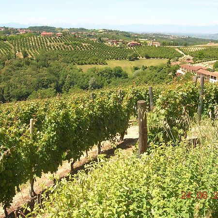 Diano dʼAlba Tenuta Calabiana المظهر الخارجي الصورة